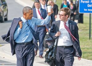 Obama Arrives at Bethesda