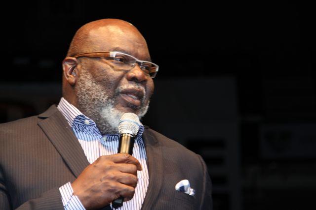 T.D. Jakes At Transformation 2015