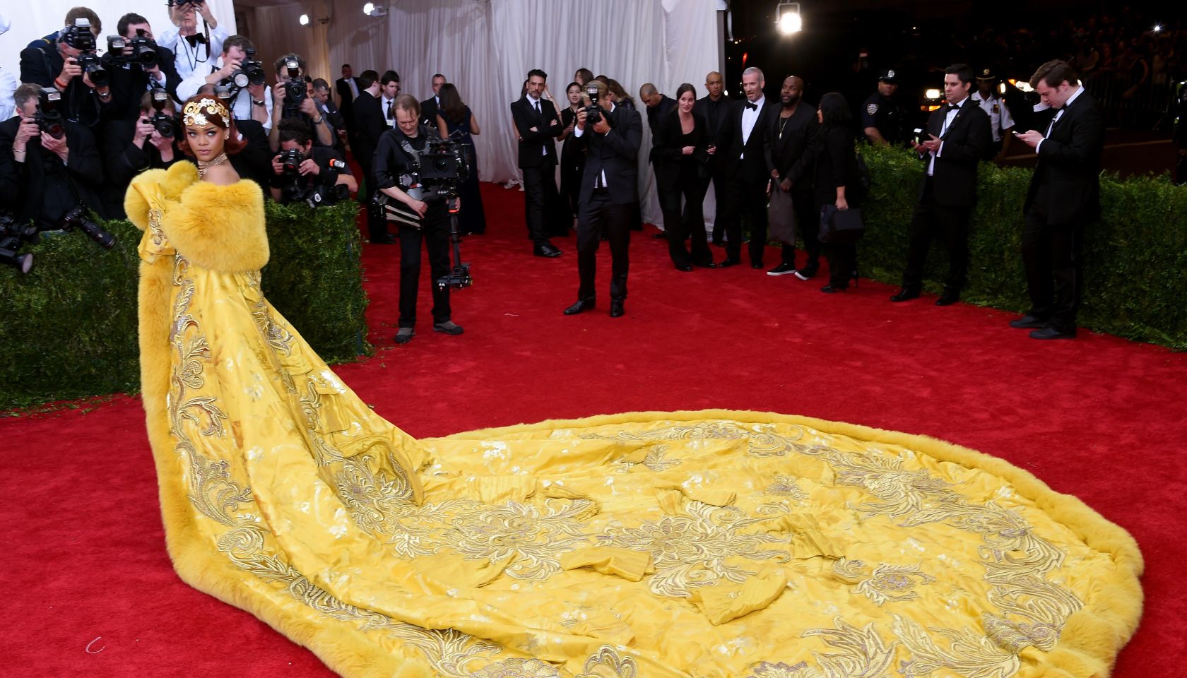 Rihanna Met Gala