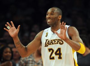 Kobe Bryant of the Los Angeles Lakers ce